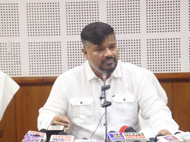 বিভিন্ন দপ্তরে মোট ১৬৪৭টি শুন্য পদ পূরণ করা হবে : মন্ত্রী সুশান্ত