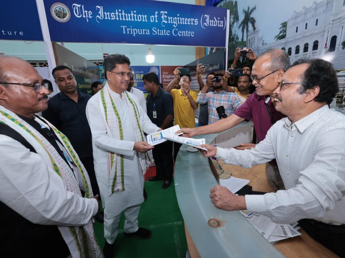 সমস্ত জেলা, সংযোগহীন এলাকা ডাবল-লেন সড়ক সংযোগ করা হবে: মুখ্যমন্ত্রী